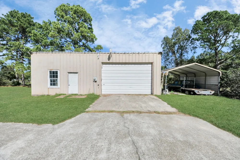 3607 S Main Street Anahuac, TX 77514