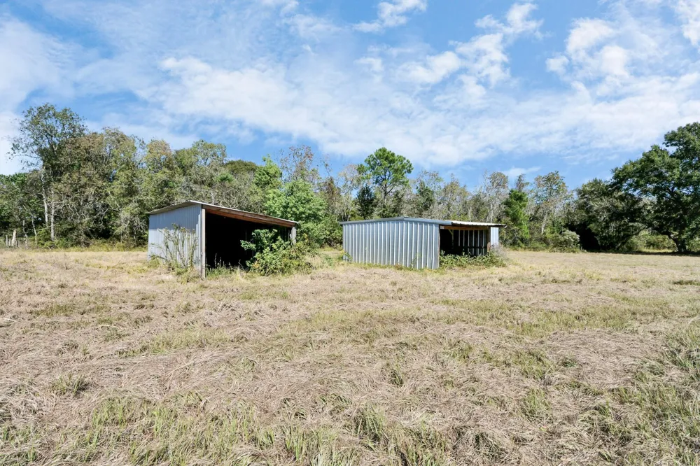 3607 S Main Street Anahuac, TX 77514