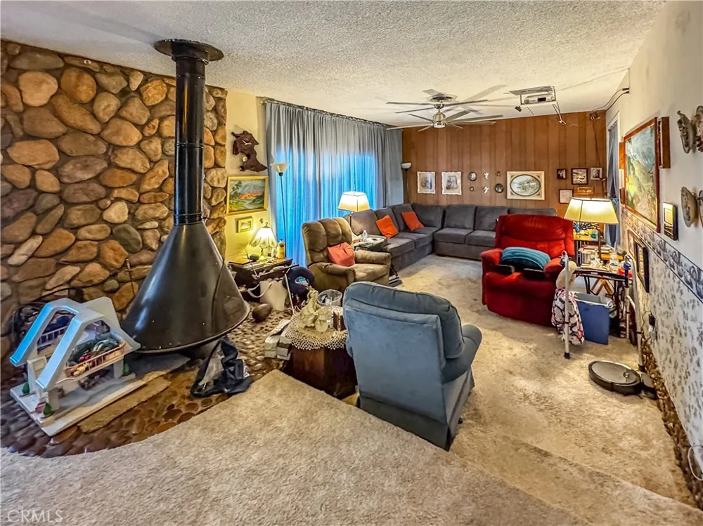 1415 Tamarack Lane Needles, CA 92363