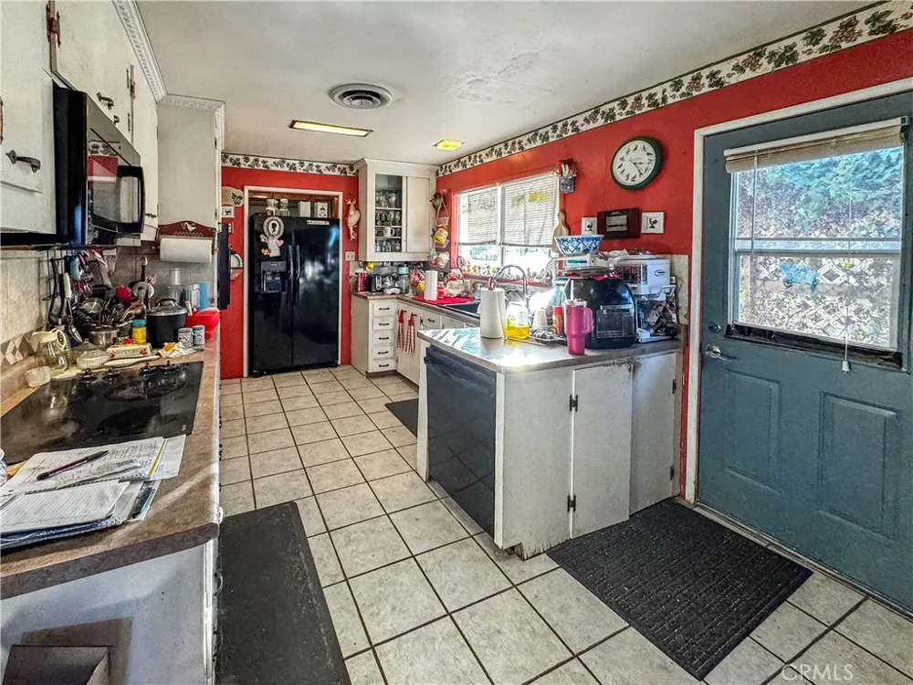 1415 Tamarack Lane Needles, CA 92363