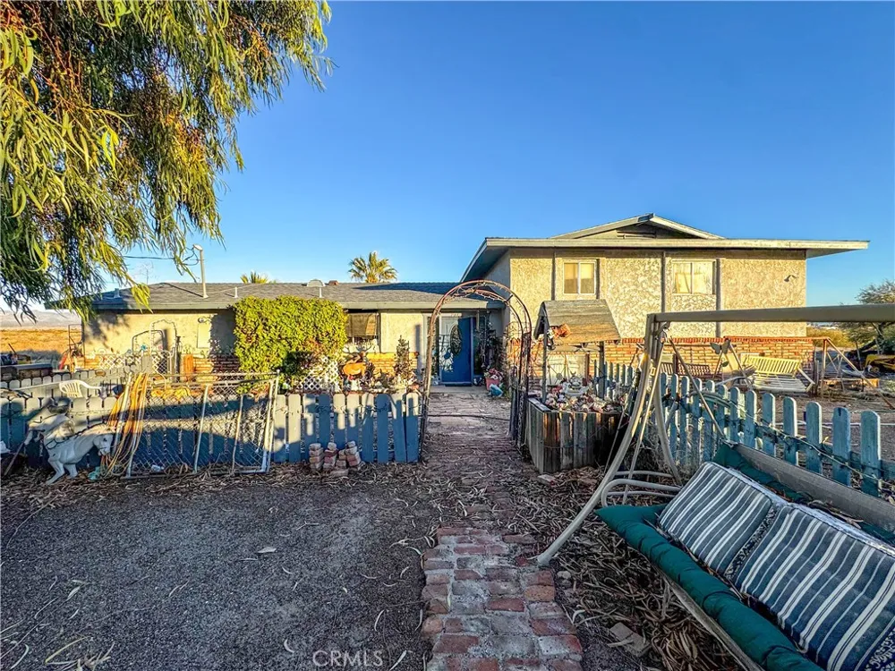 1415 Tamarack Lane Needles, CA 92363