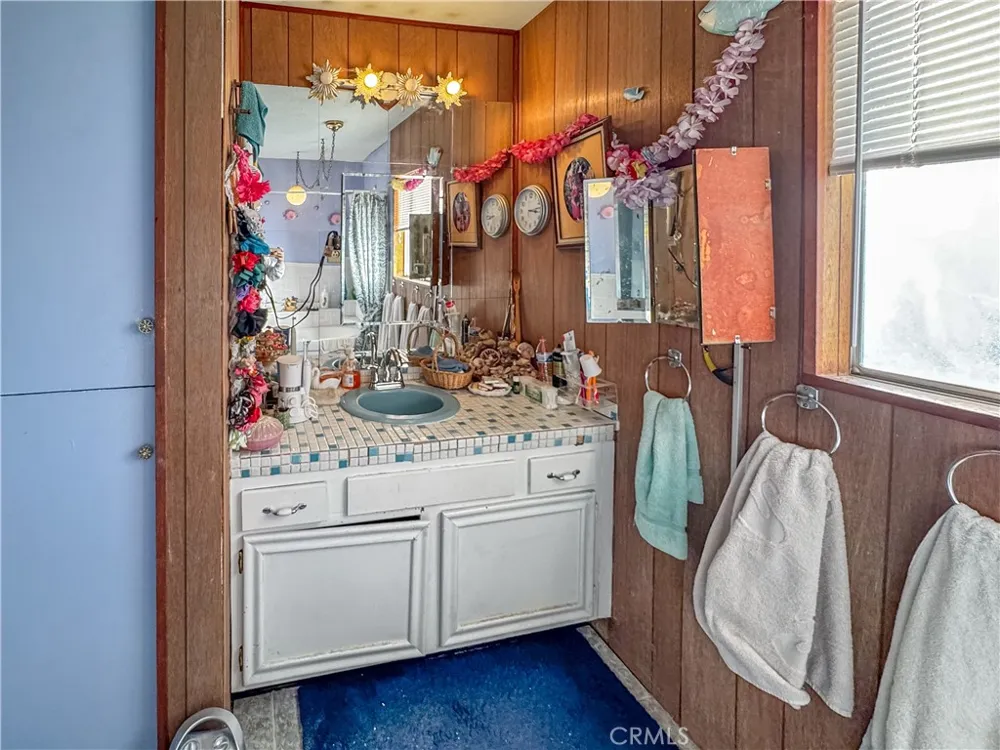 1415 Tamarack Lane Needles, CA 92363