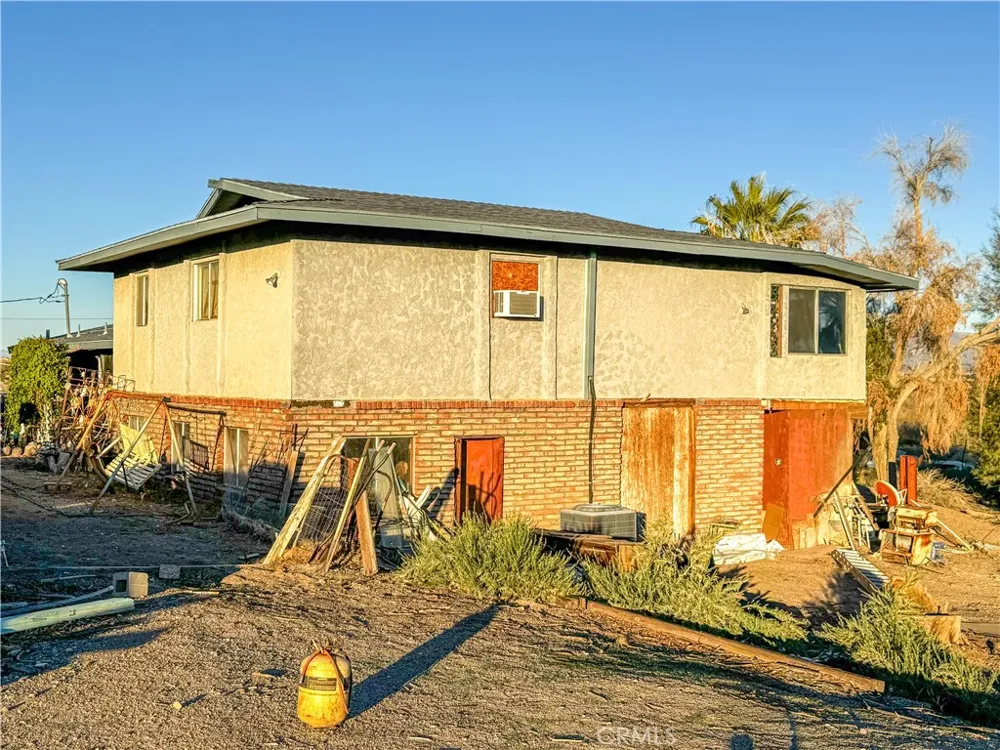 1415 Tamarack Lane Needles, CA 92363