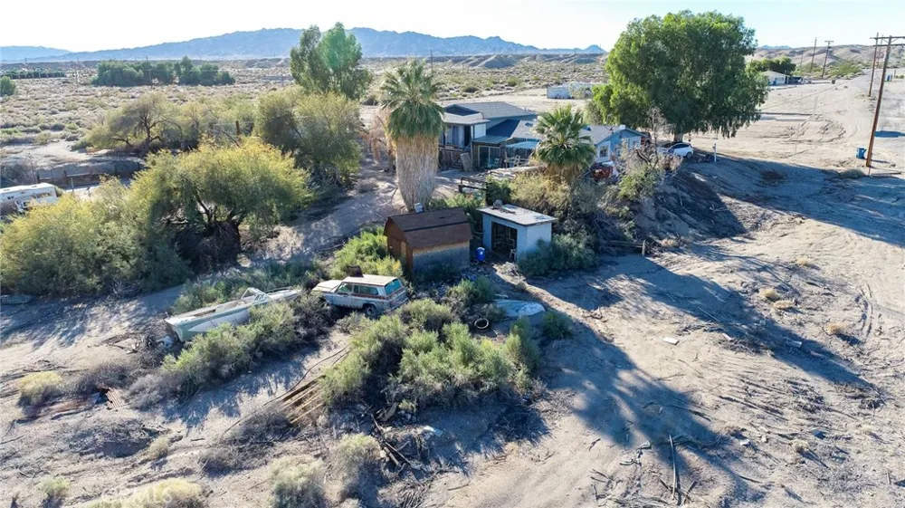 1415 Tamarack Lane Needles, CA 92363