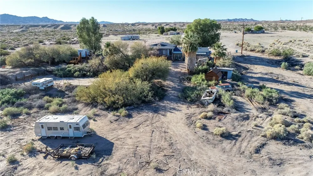1415 Tamarack Lane Needles, CA 92363
