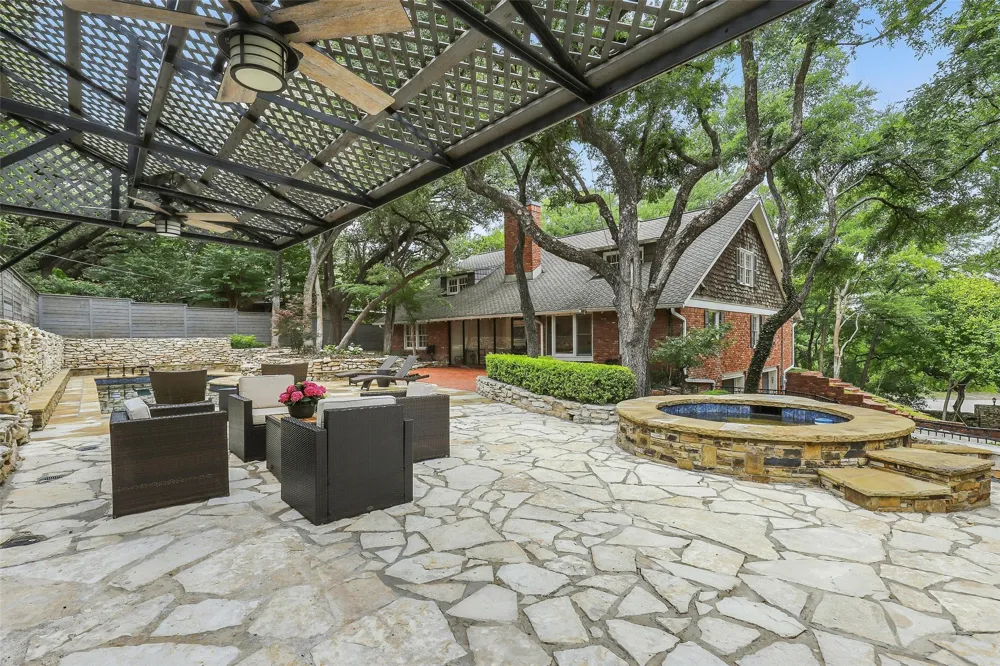 208 Rockwood Park Drive Fort Worth, TX 76107