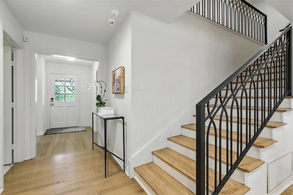 208 Rockwood Park Drive Fort Worth, TX 76107
