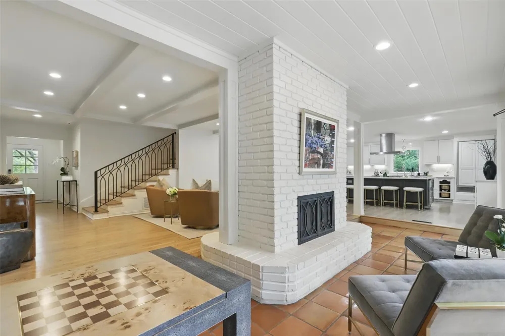 208 Rockwood Park Drive Fort Worth, TX 76107