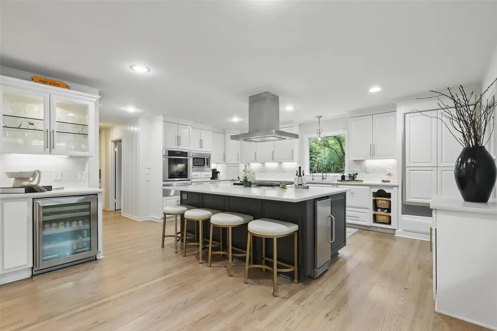 208 Rockwood Park Drive Fort Worth, TX 76107