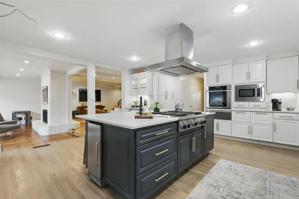 208 Rockwood Park Drive Fort Worth, TX 76107