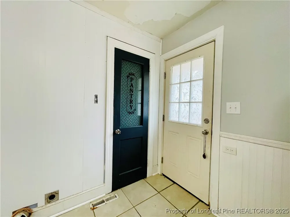 405 S Austin Street S Maxton, NC 28364