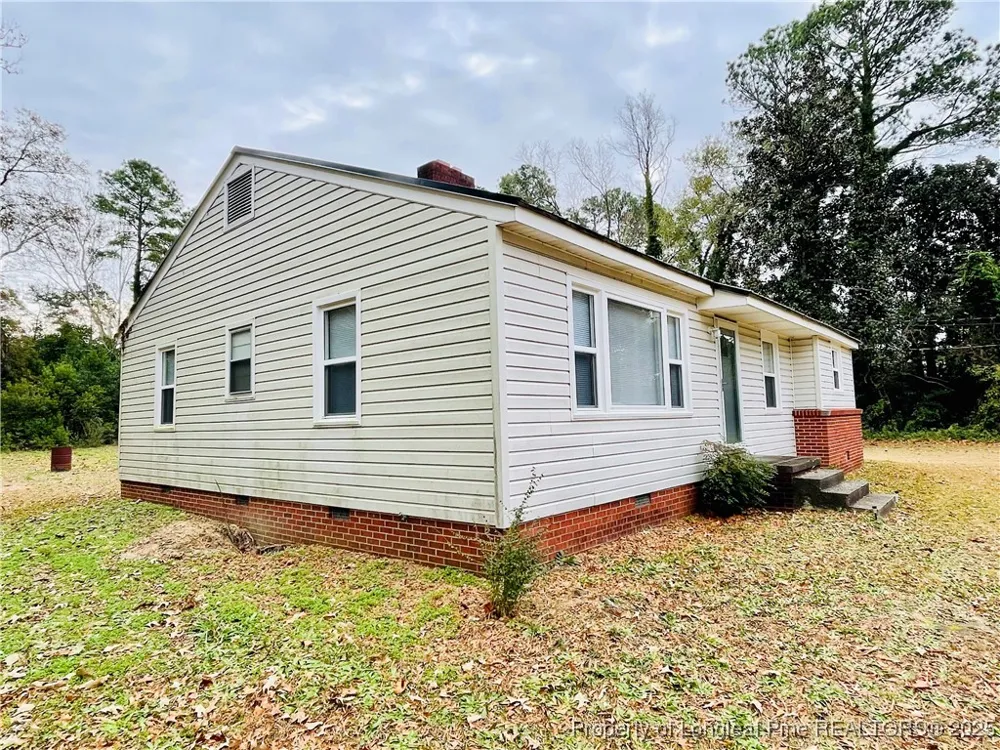 405 S Austin Street S Maxton, NC 28364