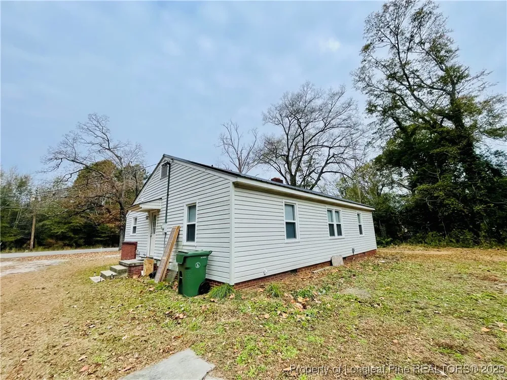405 S Austin Street S Maxton, NC 28364