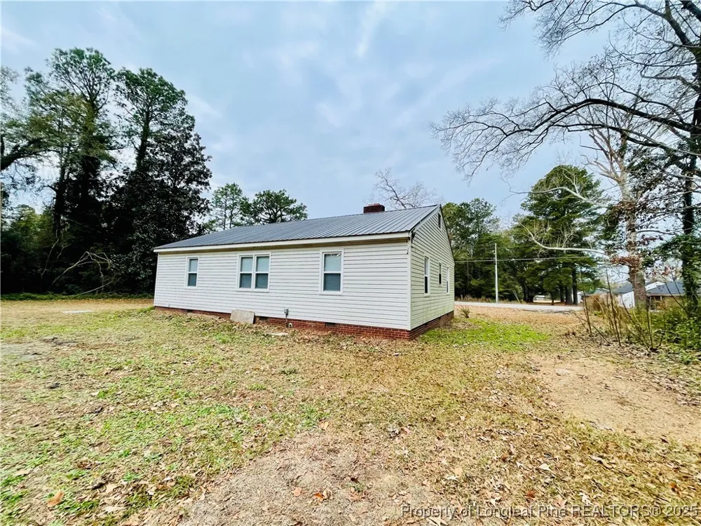 405 S Austin Street S Maxton, NC 28364