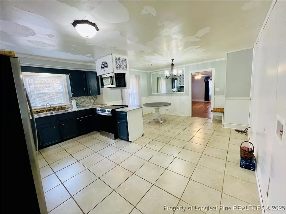 405 S Austin Street S Maxton, NC 28364