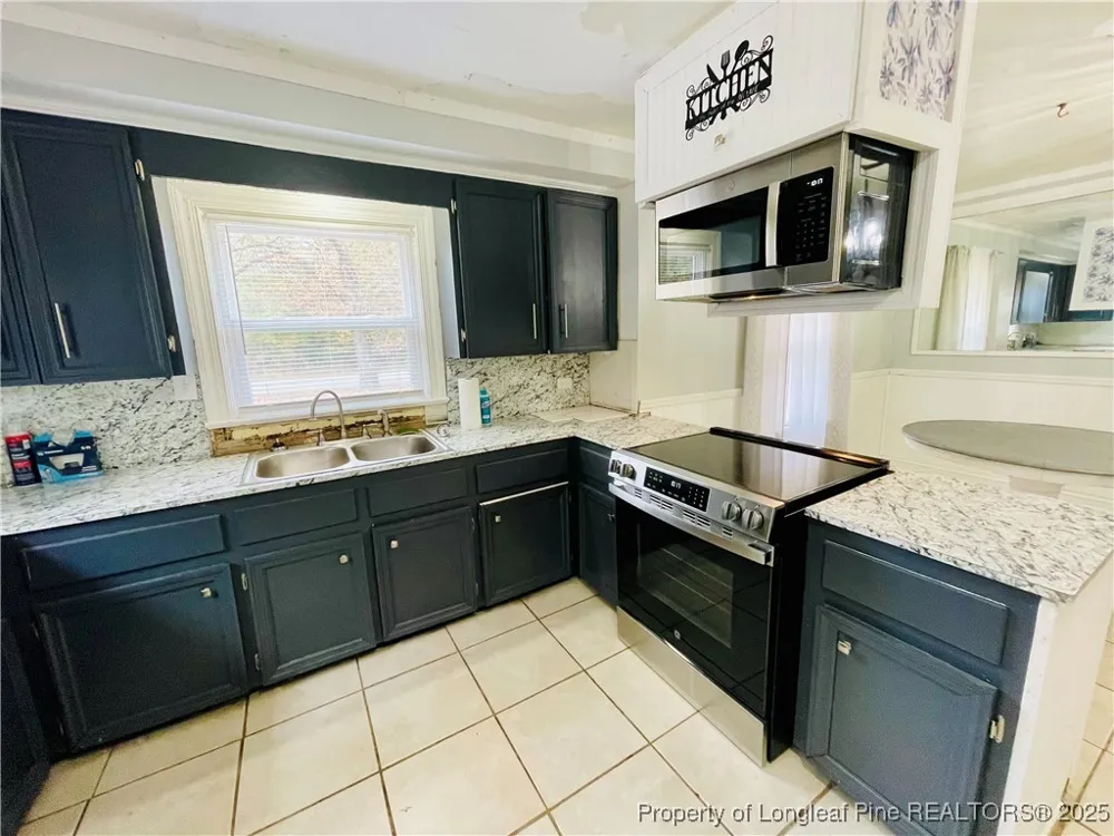 405 S Austin Street S Maxton, NC 28364