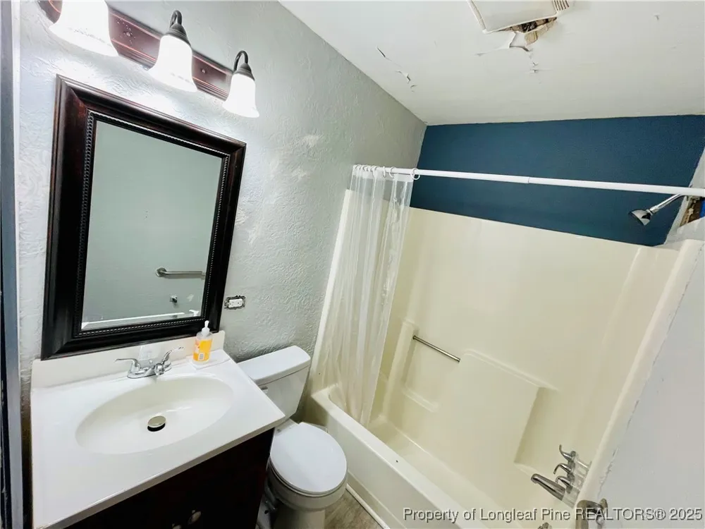 405 S Austin Street S Maxton, NC 28364