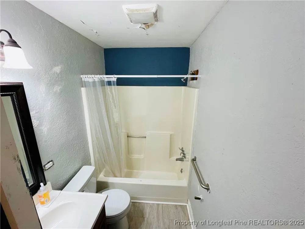 405 S Austin Street S Maxton, NC 28364