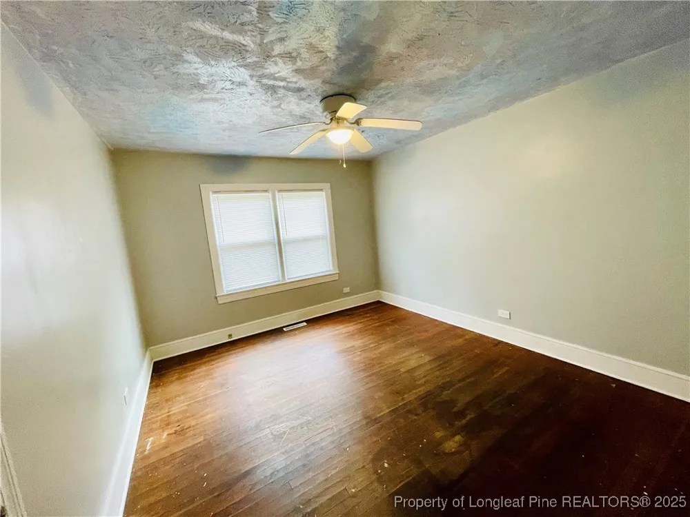 405 S Austin Street S Maxton, NC 28364