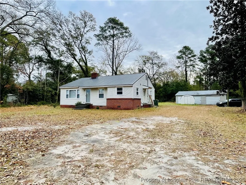 405 S Austin Street S Maxton, NC 28364