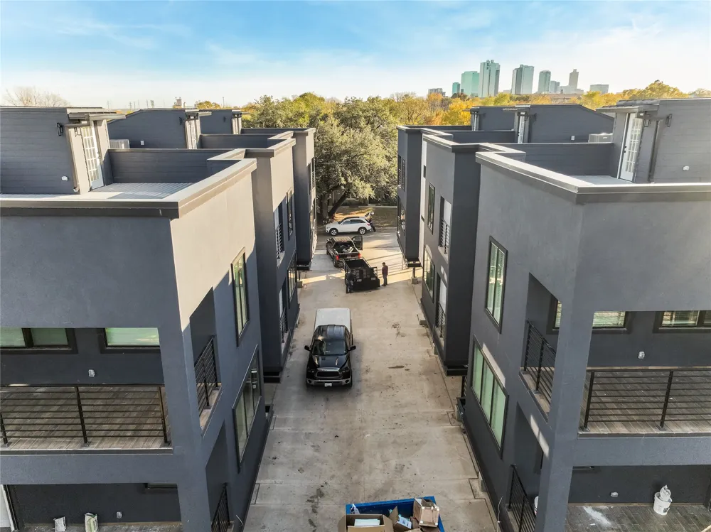 1105 Poindexter Street #B2