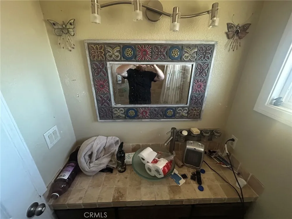 1749 S Valley View Ridgecrest, CA 93555