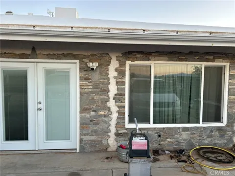 1749 S Valley View