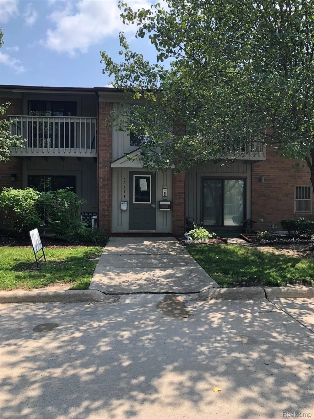 35471 HICKORY WOODS DR #6 Clinton Charter Township, MI 48035