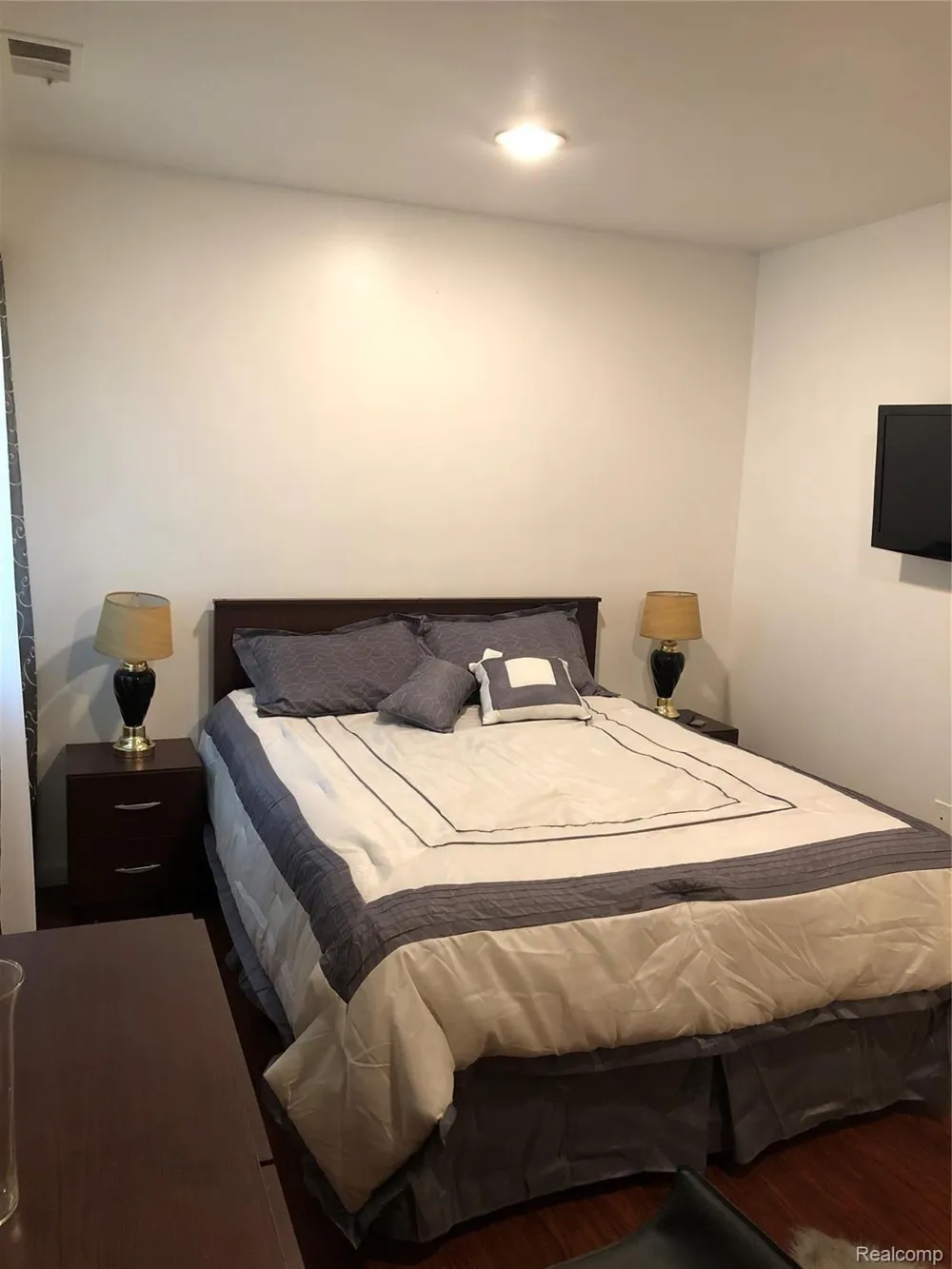 35471 HICKORY WOODS DR #6 Clinton Charter Township, MI 48035