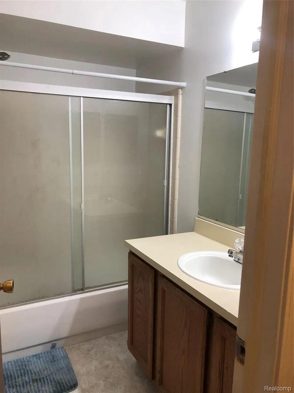 35471 HICKORY WOODS DR #6 Clinton Charter Township, MI 48035