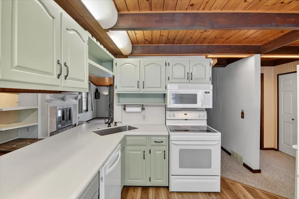 289 Lyon Lake Road Fredonia Township, MI 49068