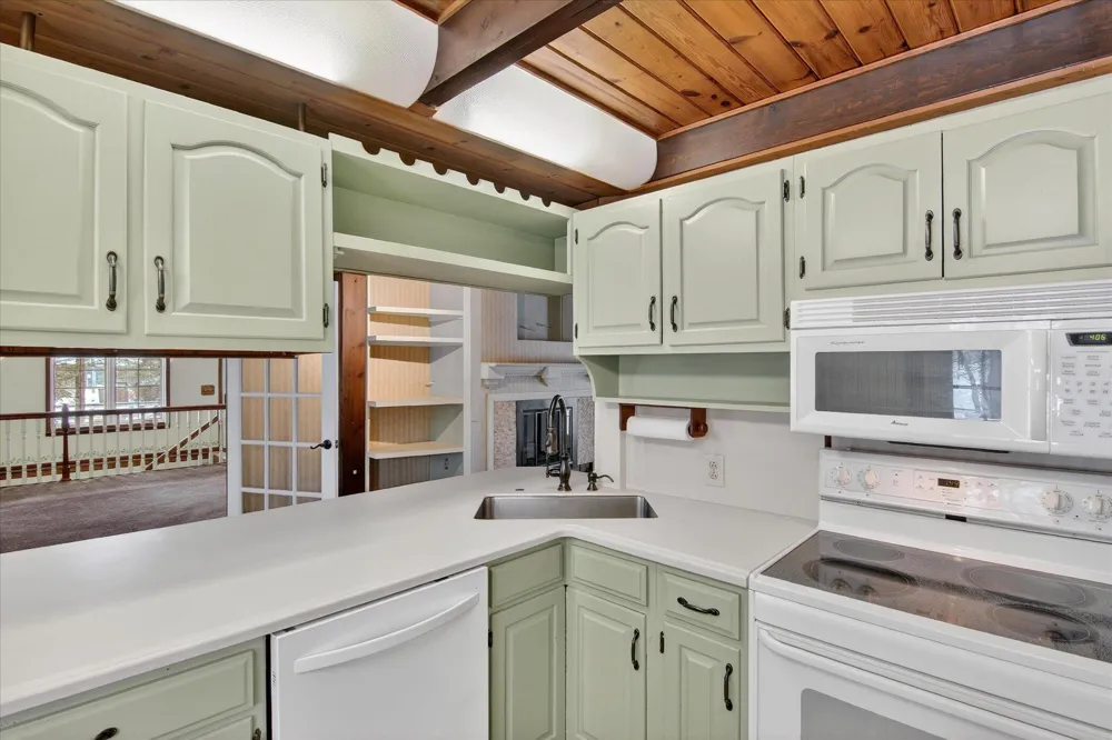 289 Lyon Lake Road Fredonia Township, MI 49068