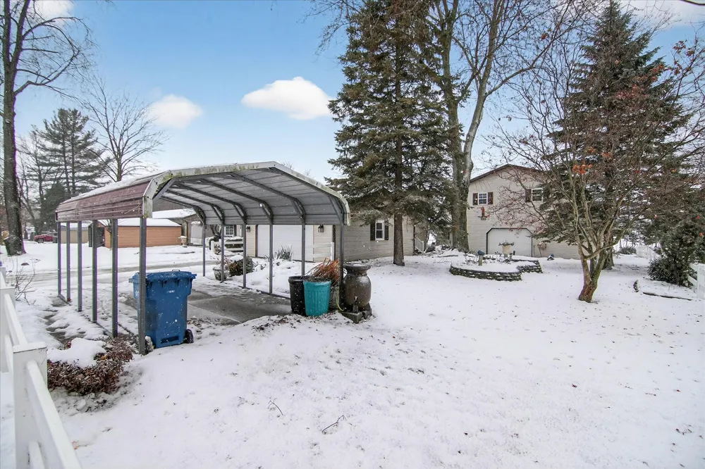 289 Lyon Lake Road Fredonia Township, MI 49068