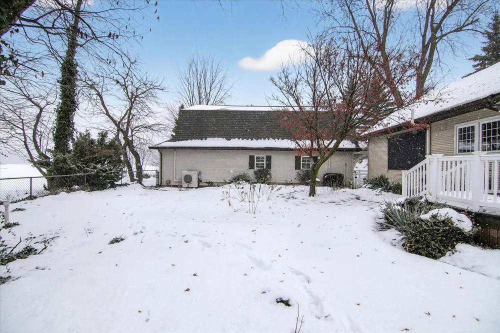 289 Lyon Lake Road Fredonia Township, MI 49068
