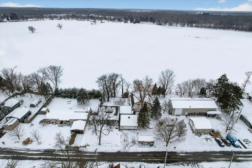 289 Lyon Lake Road Fredonia Township, MI 49068