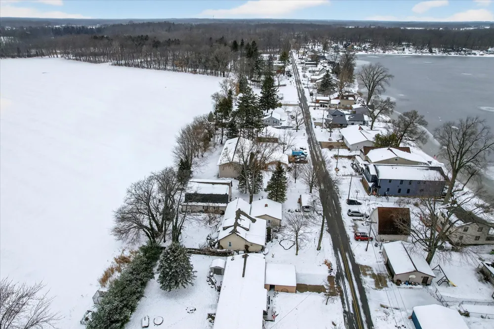 289 Lyon Lake Road Fredonia Township, MI 49068