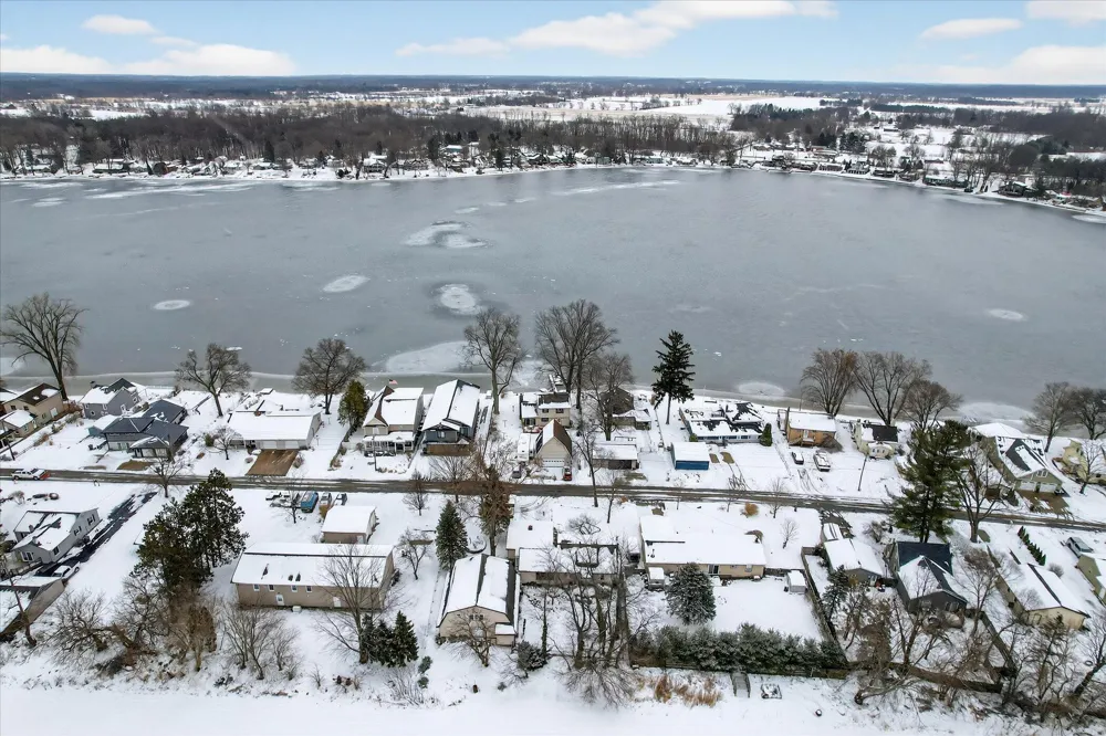 289 Lyon Lake Road Fredonia Township, MI 49068