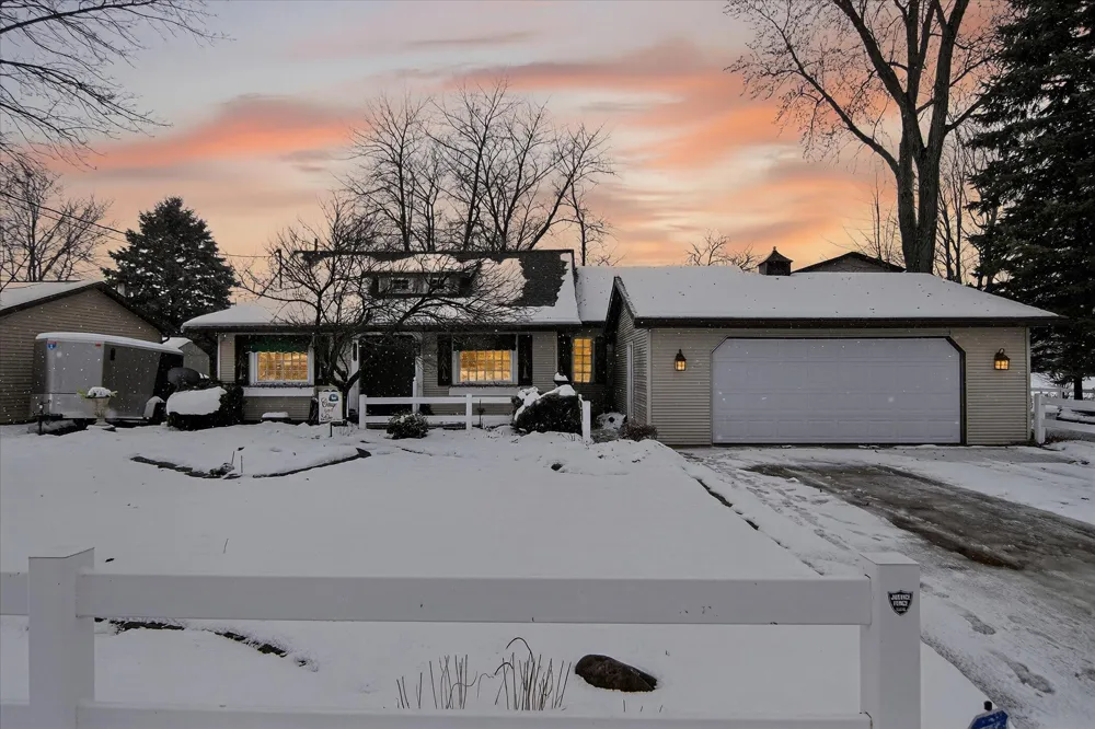 289 Lyon Lake Road Fredonia Township, MI 49068