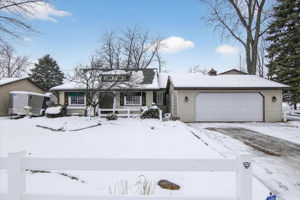 289 Lyon Lake Road Fredonia Township, MI 49068