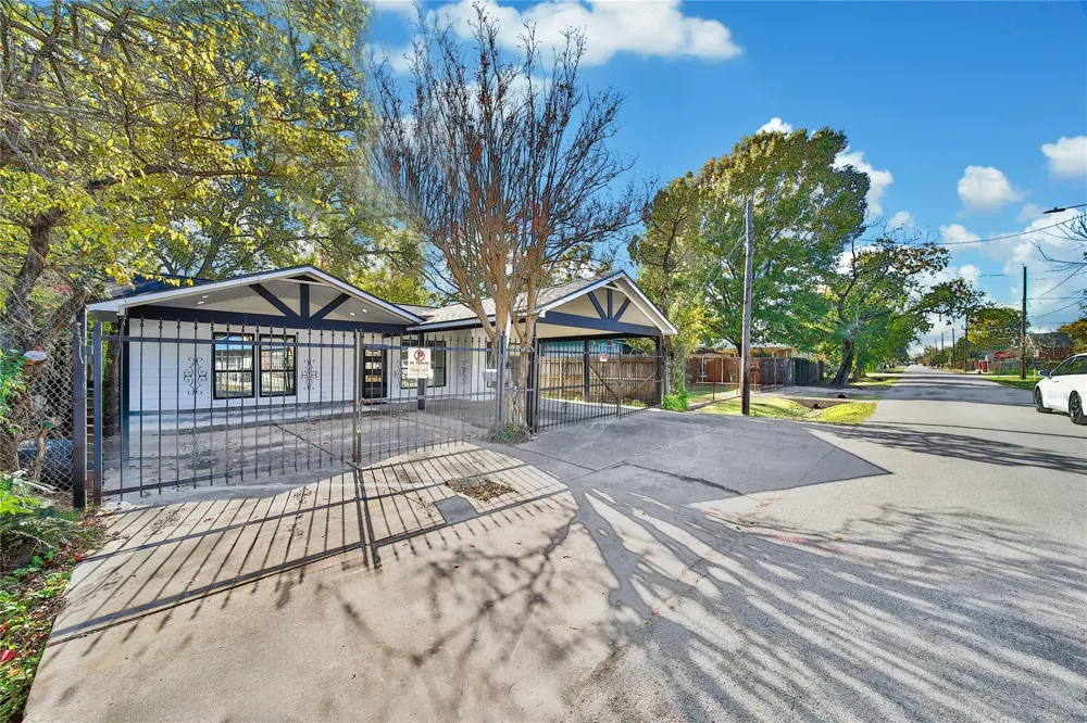 7414 Corpus Christi Street