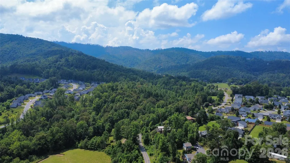 823 Adelston Lane Asheville, NC 28804