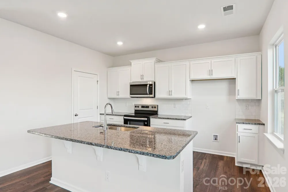823 Adelston Lane Asheville, NC 28804