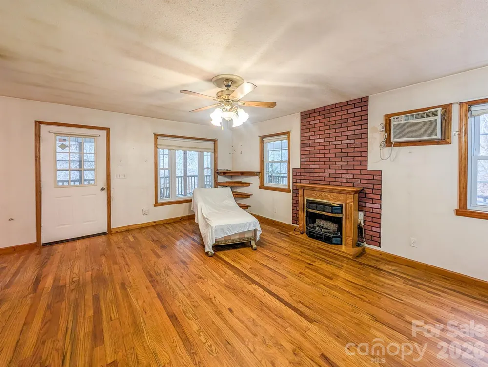 77 Griffith Branch Road Green Mountain, NC 28740