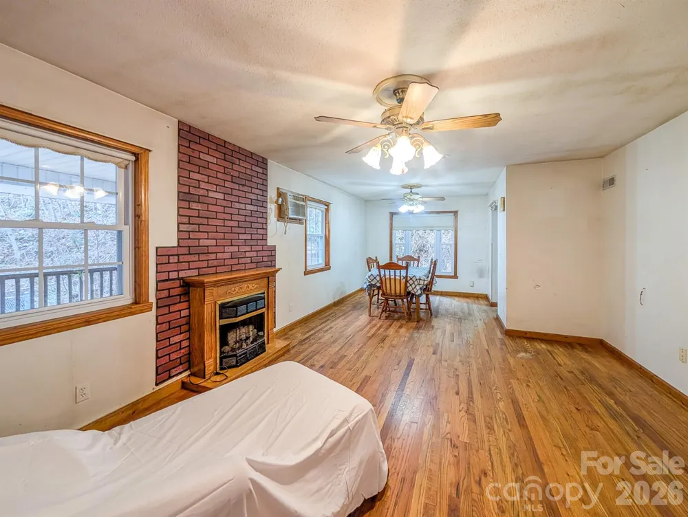 77 Griffith Branch Road Green Mountain, NC 28740