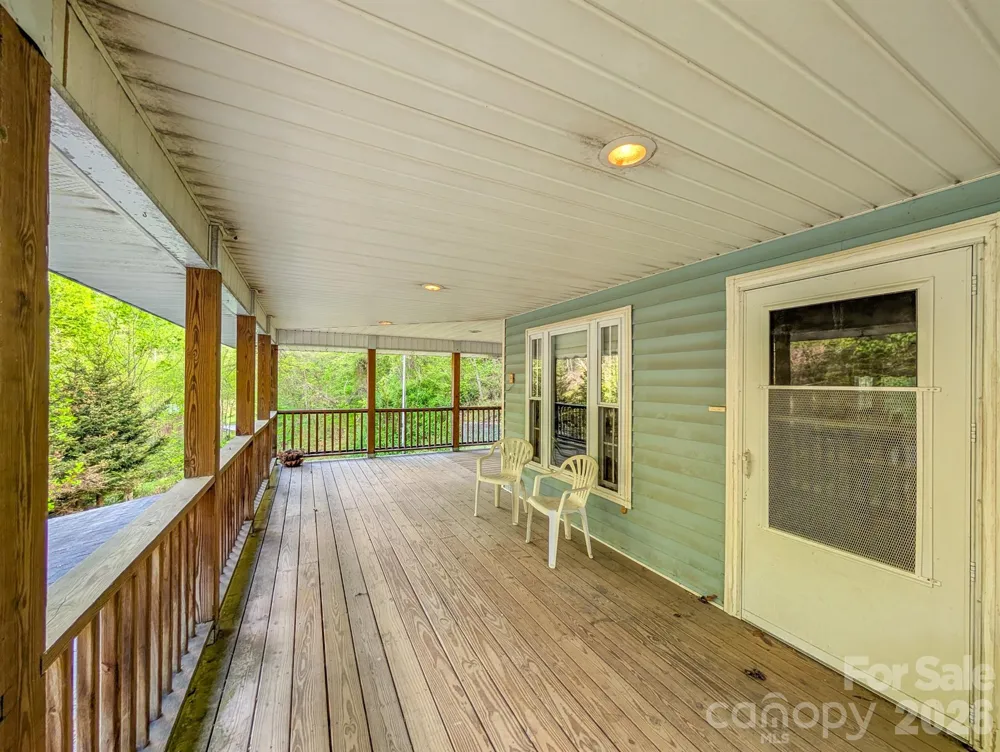 77 Griffith Branch Road Green Mountain, NC 28740
