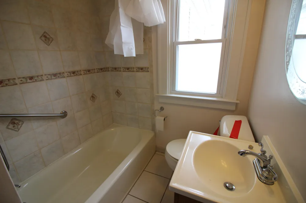 1028 Mollno Street Wyandotte City, MI 48192