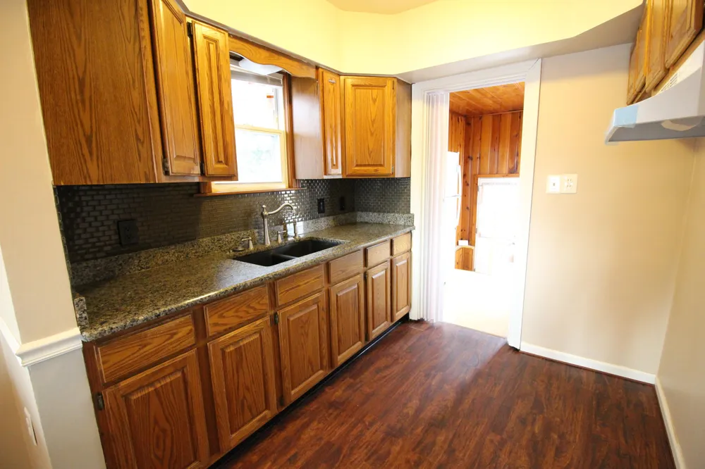 1028 Mollno Street Wyandotte City, MI 48192