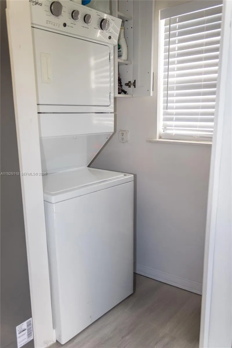 2444 Roosevelt St Hollywood, FL 33020