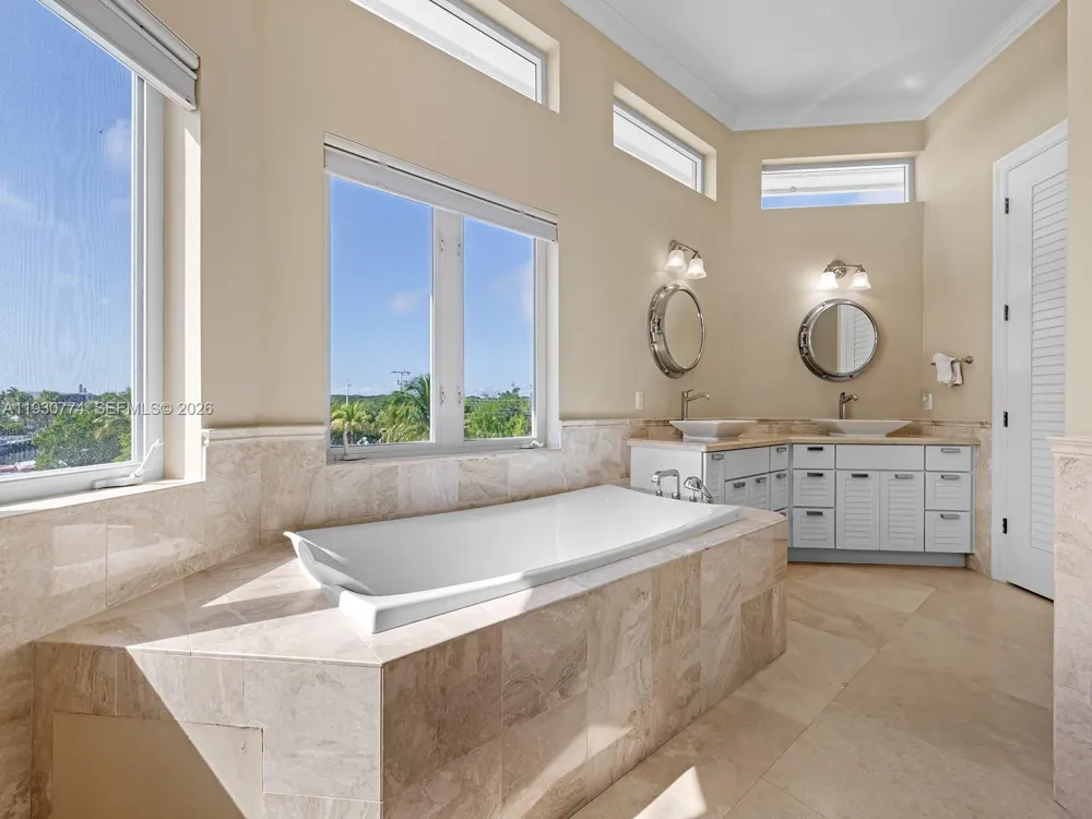 57 Garden Cove Dr Key Largo, FL 33037