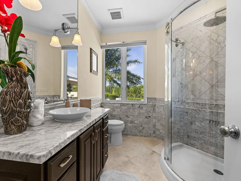 57 Garden Cove Dr Key Largo, FL 33037